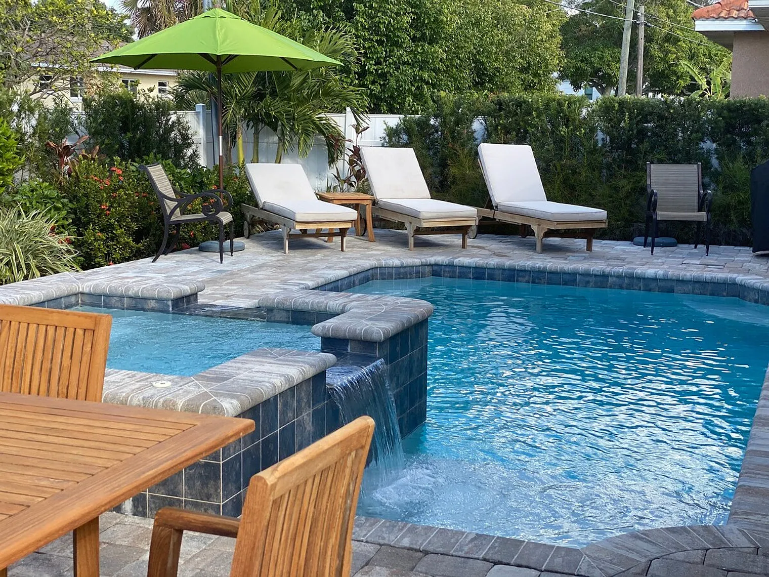 4 bed, 2.0 bath, 2012 sqft, $9,223 — Photo 4
