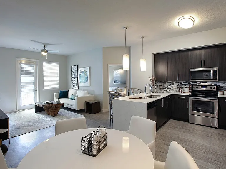 Legacy Naples Apartments — Photo 5