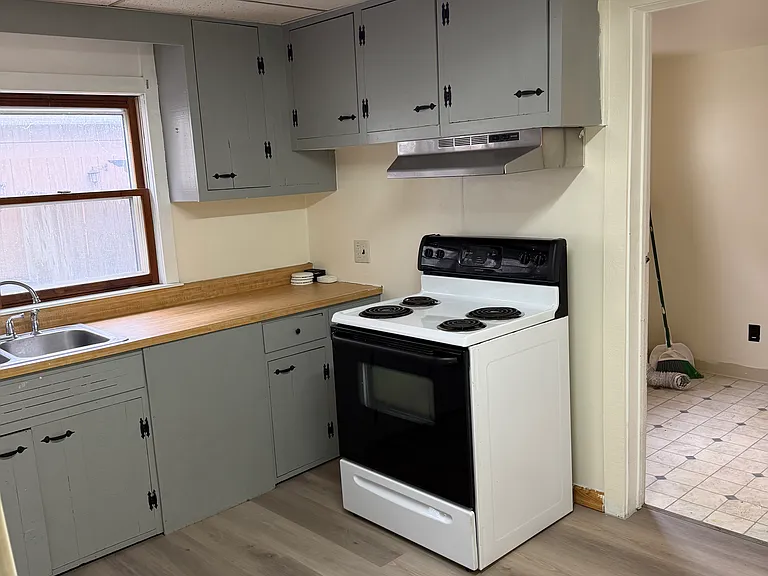 306 Hall Ave #1 — Photo 6