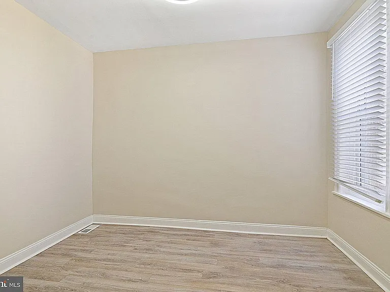 219 E Phil Ellena St — Photo 11