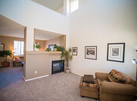 2nd image of 10047 Crystal Cir