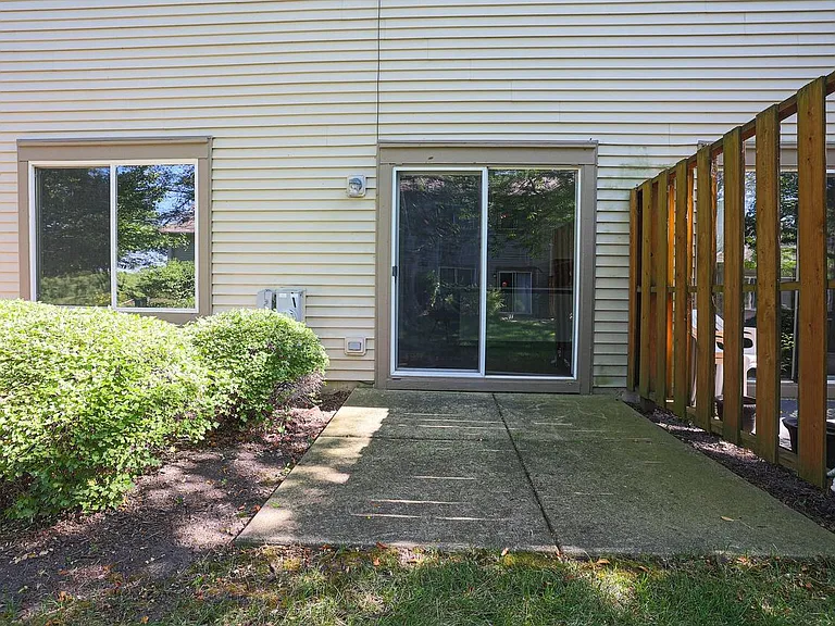 983 Parkhill Cir #983 — Photo 24