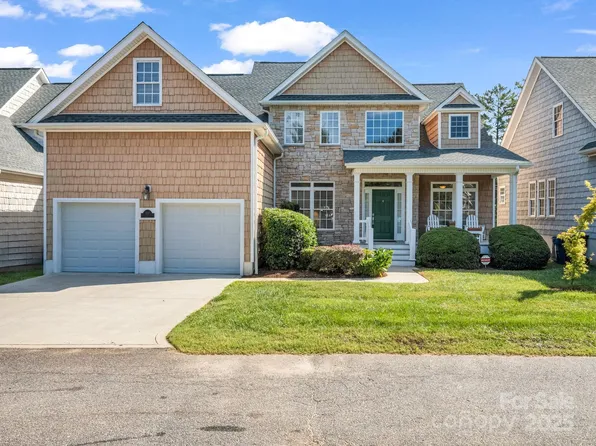 2137 6th St NW, Hickory, NC 28601