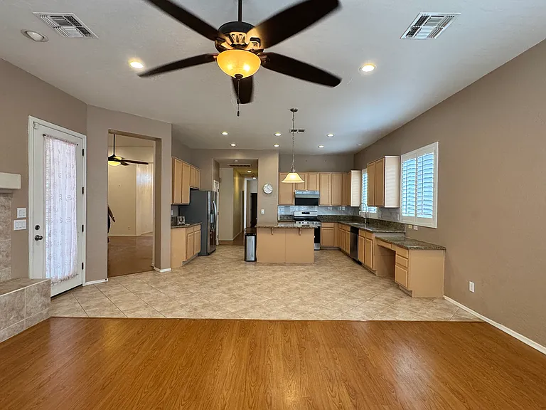 2821 E Stottler Ct — Photo 10