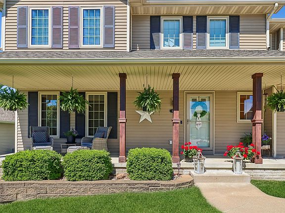 3rd image of 602 SE Michael Dr