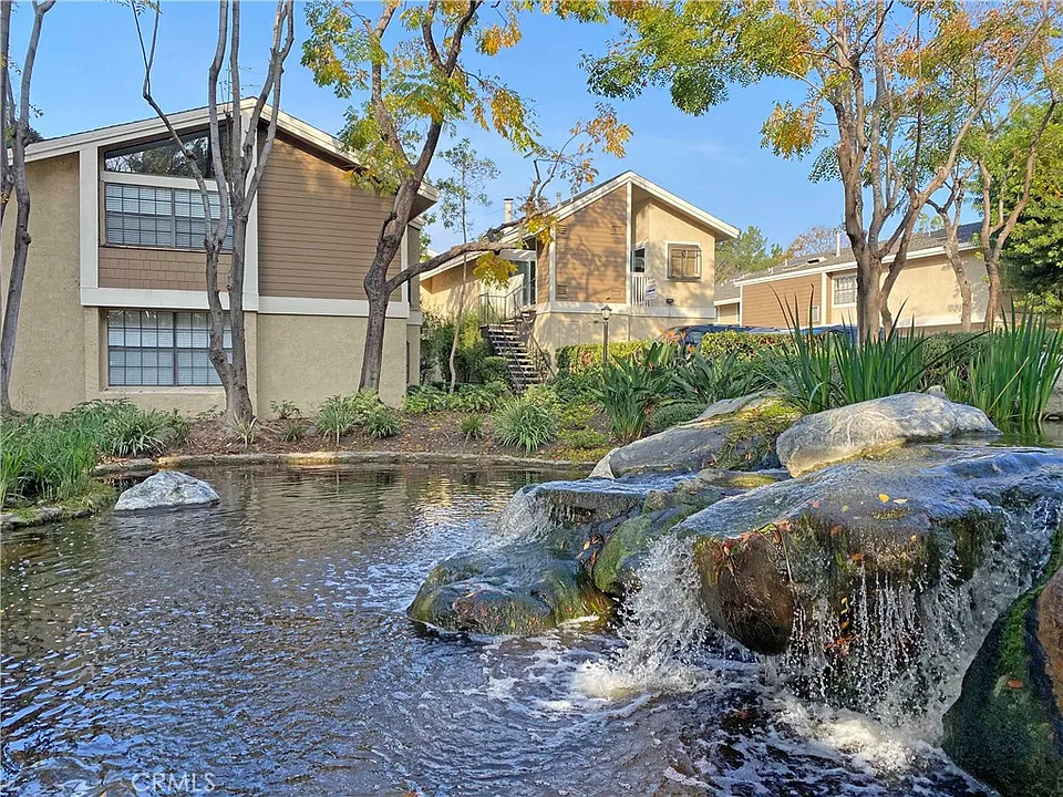 11 Lakepines