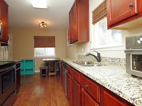 5th image of 1129 37th St