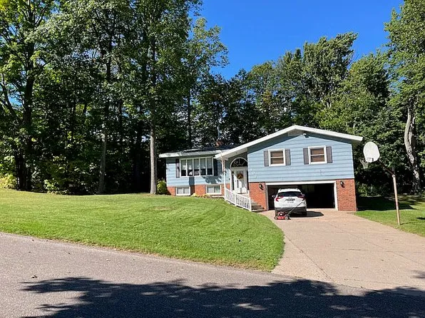 802 Lasalle Rd, Marquette, MI 49855