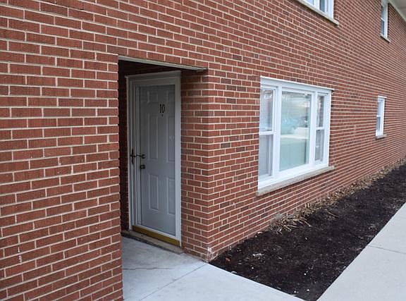 2nd image of 1107 Holiday Ln APT 10