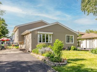 26W314 Cooley Ave, Winfield, IL 60190