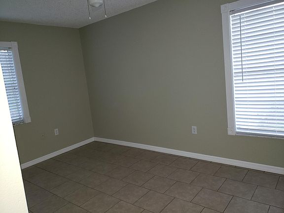 5th image of 920 April Hills Blvd