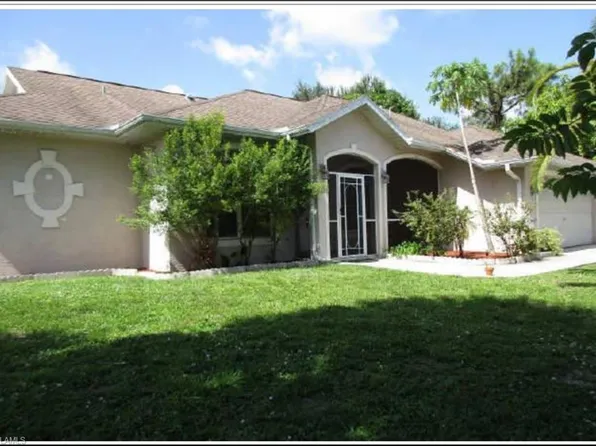 18451 Oriole Rd, Fort Myers, FL 33967