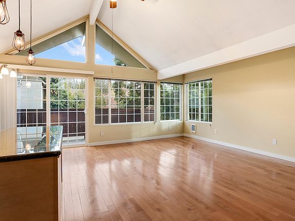 2nd image of 4728 40th Ave NE APT 3B