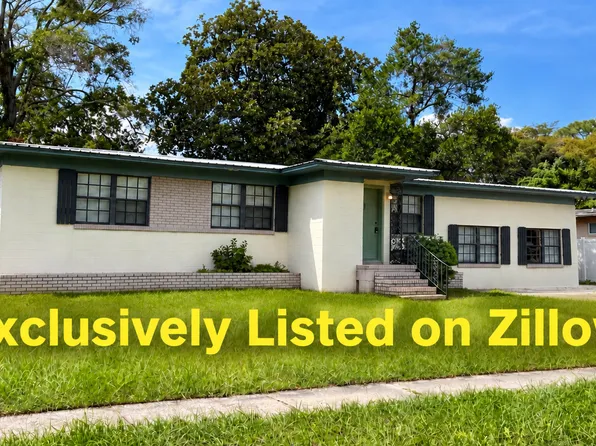 3114 Holly Berry Ln, Jacksonville, FL 32277