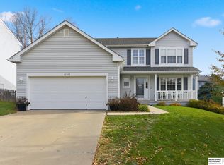 15207 Edna St, Omaha, NE 68138