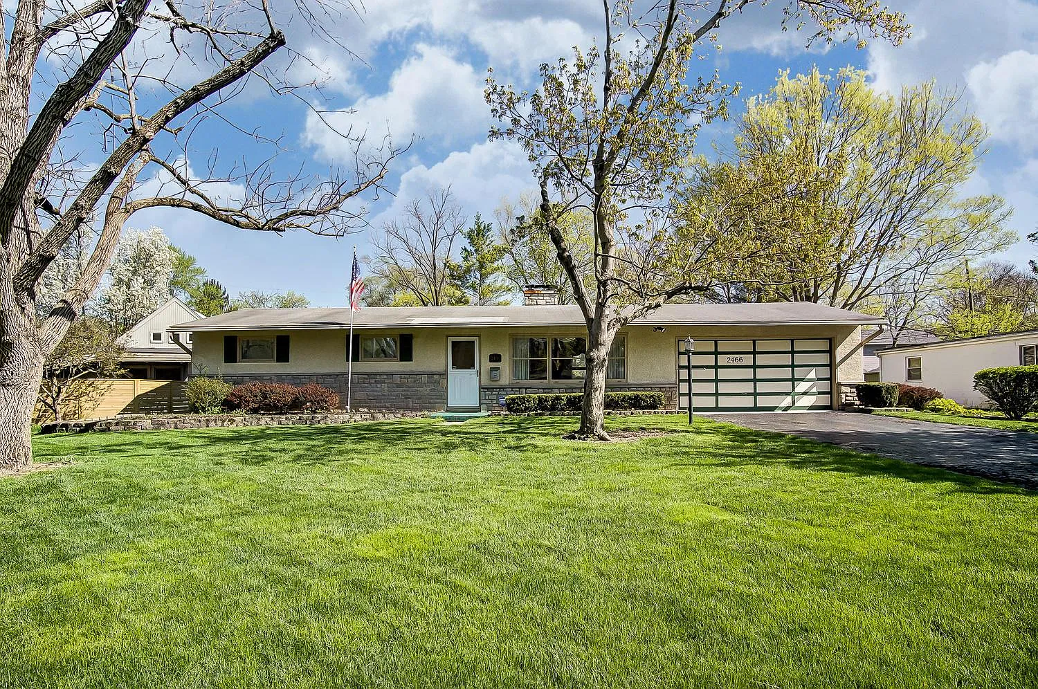 2466 Edgevale Rd photo 1