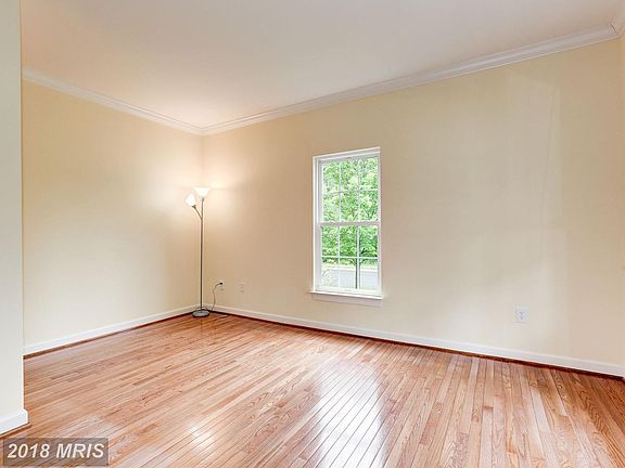 4th image of 3040 Chickweed Pl