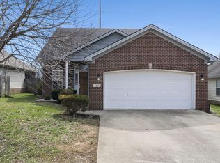 108 Back Stretch Dr, Georgetown, KY 40324