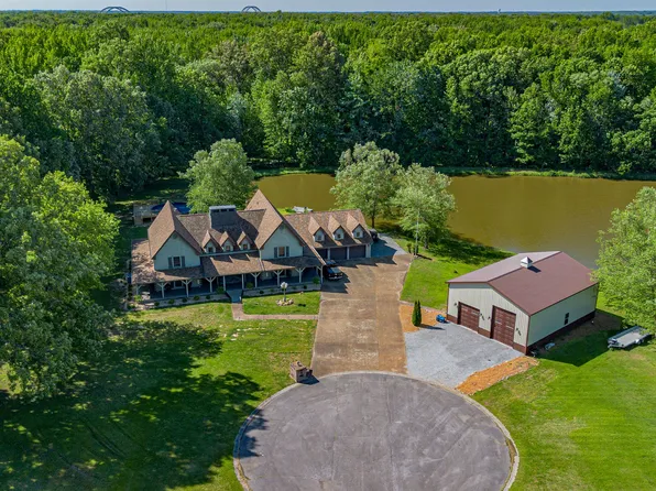 5 Woodhaven Est, Metropolis, IL 62960