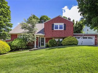 41 Pamela Ln, Valhalla, NY 10595