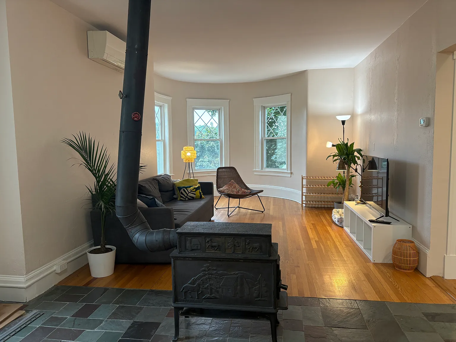 3 bed, 1212 sqft, $4,150 — Photo 4