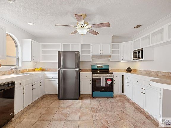 2nd image of 521 Zapata Ave