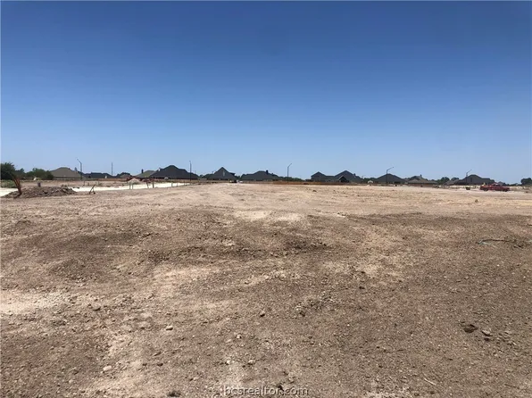 2800 Spector Dr, Bryan, TX 77808
