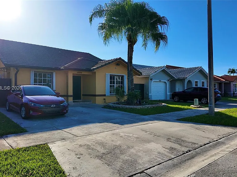 11570 SW 144th Path — Photo 2