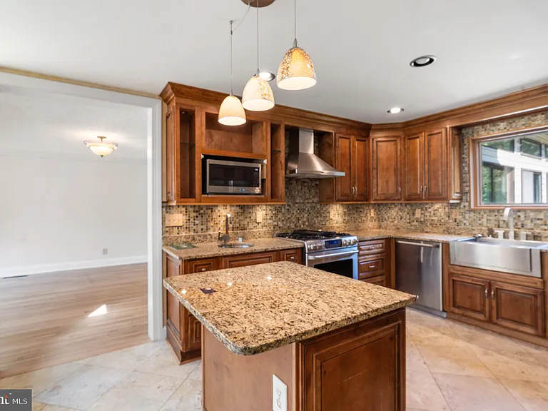 15729 Holly Grove Rd — Photo 9