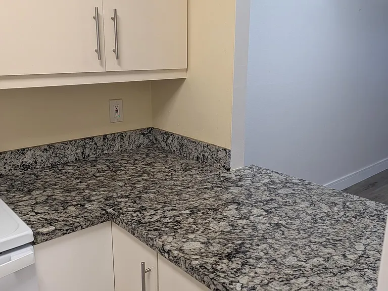 430 SE 2nd Ave #24 — Photo 11