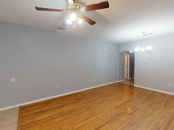 4th image of 5215 Southlake Dr