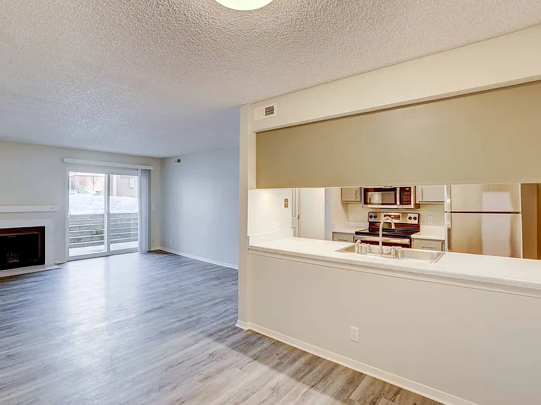 Riva Ridge Apartments — Photo 36