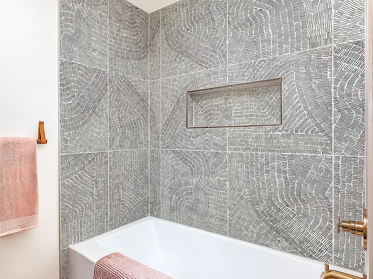 515 N 72nd St #2 — Photo 13