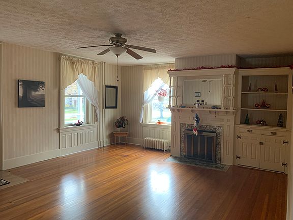 2nd image of 192 N Main St #192