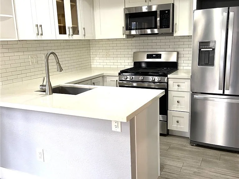 5 Aruba St — Photo 3