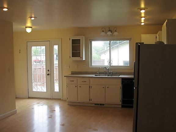 Open airy kitchen