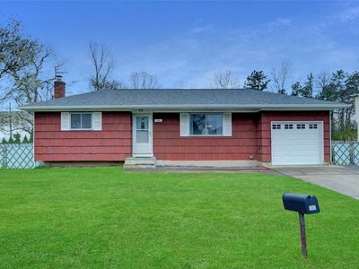 (Undisclosed Address), Holbrook, NY, 11741