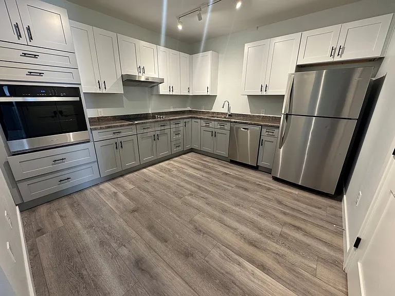 310 BARNSTABLE ROAD RESIDENCES LLC — Photo 16