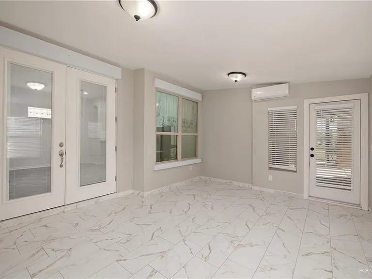 3801 Heron Way — Photo 15
