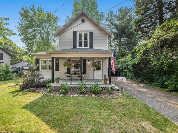 314 Hicks Ave, Plainwell, MI 49080
