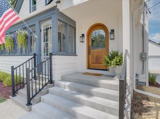 W59N401 Hilbert Ave, Cedarburg, WI 53012