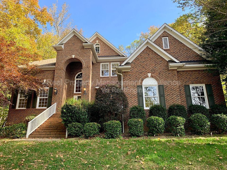 1st image of 411 Hogan Woods Cir