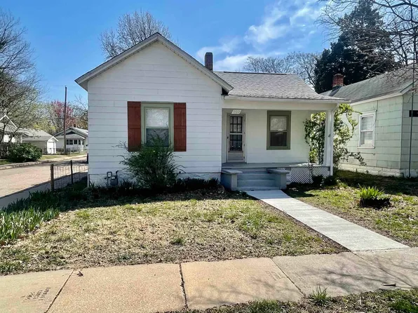 1102 S Ellis St, Wichita, KS 67211