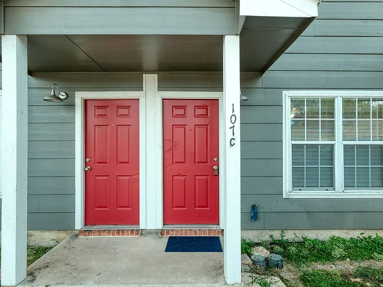 107 Castleberry Ct — Photo 3