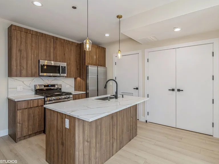 3043 W Irving Park Rd #305 — Photo 6