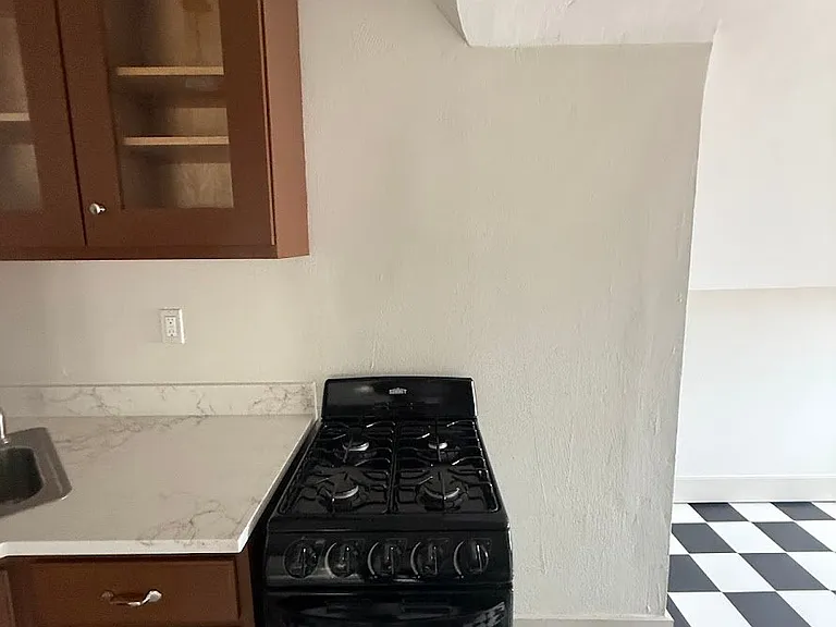 418 Waukazoo Ave #5 — Photo 16