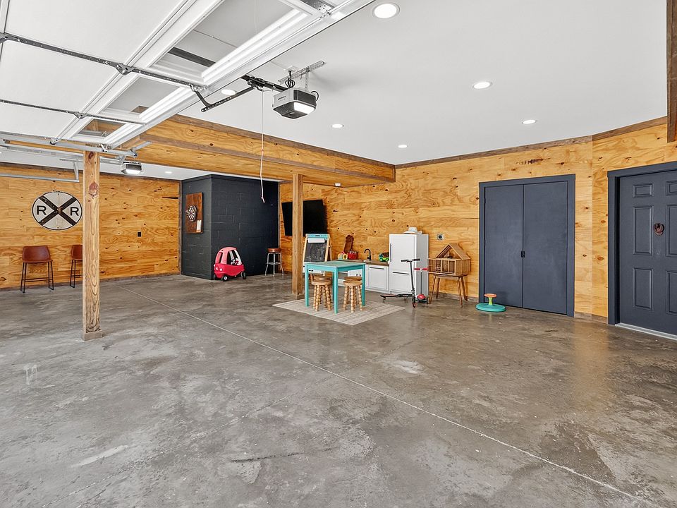 52nd image of 157 Giles Ln