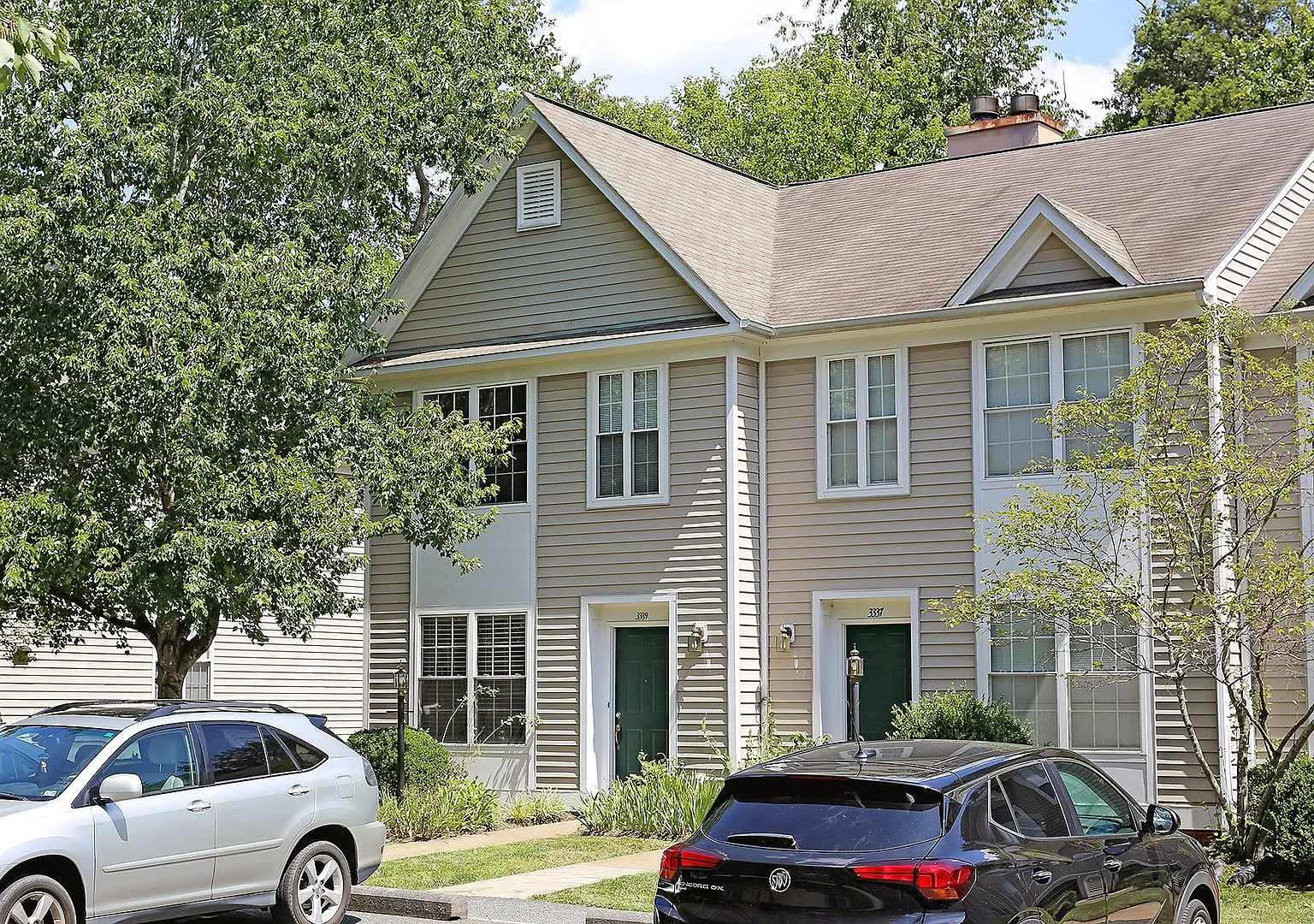 $600 Off 1st Month's Rent! Pet-Friendly End-Unit with Walkable Forest Lakes Lifestyle — Photo 1
