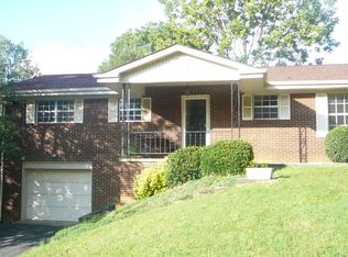 1421 Meadowbrook Dr, Johnson City, TN 37604