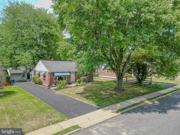 60 James Rd, Broomall, PA 19008